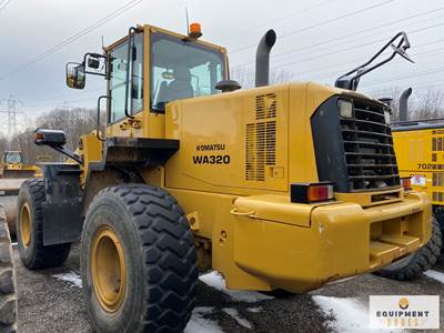 Komatsu WA320-6 Wheel Loader - J&B Bucket / Forks