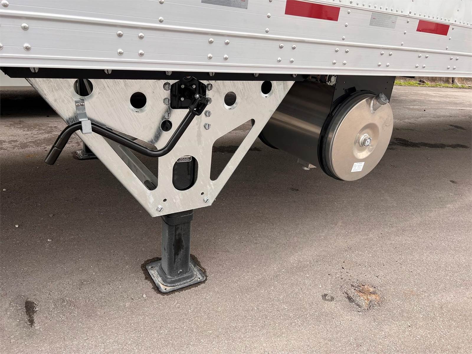 2023 Vanguard 53 ft Reefer Trailer Sliding Axle, Swing Door, Carrier