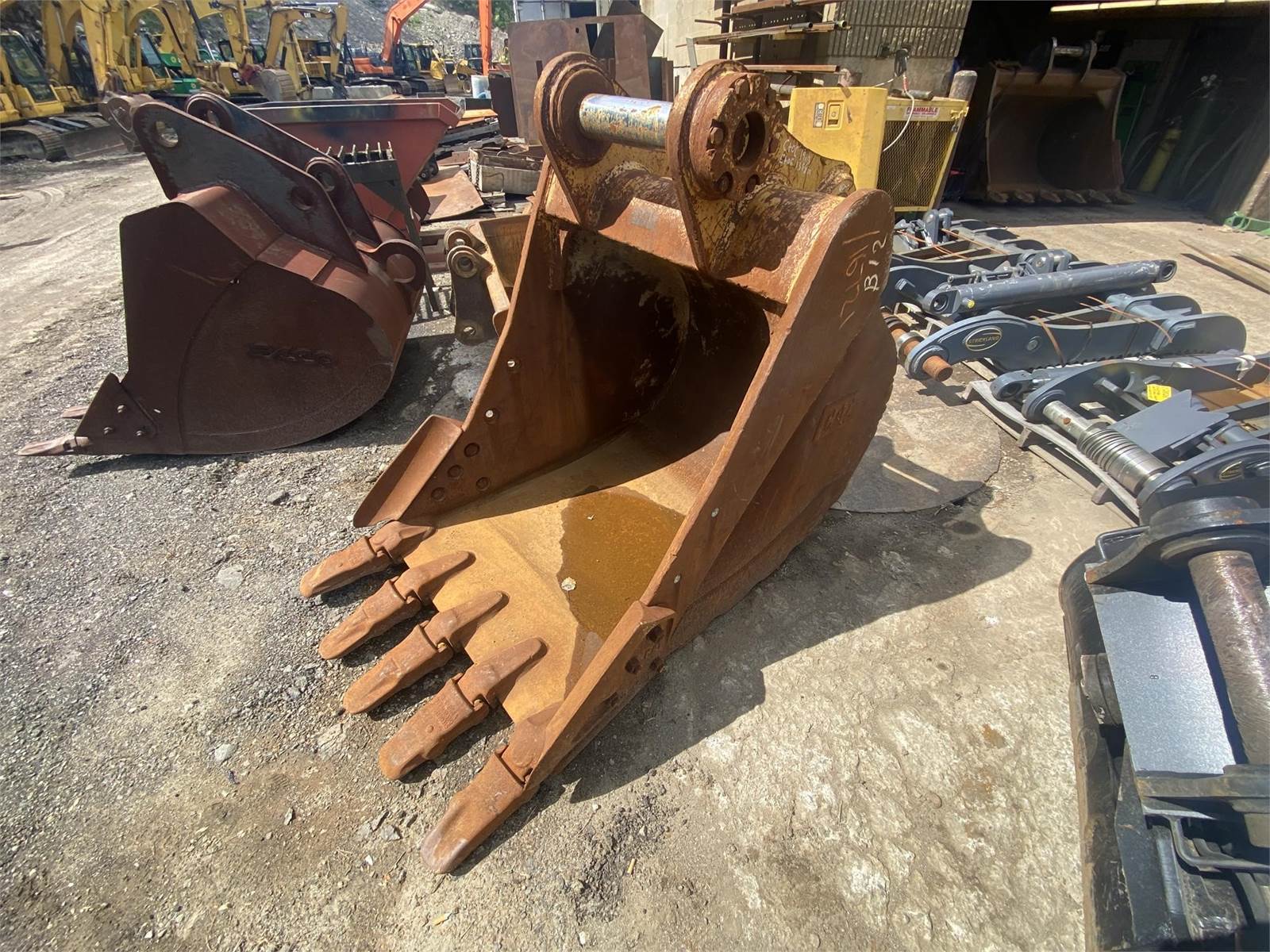 Caterpillar 42" BKT Bucket For Sale Londonderry, NH IM4632