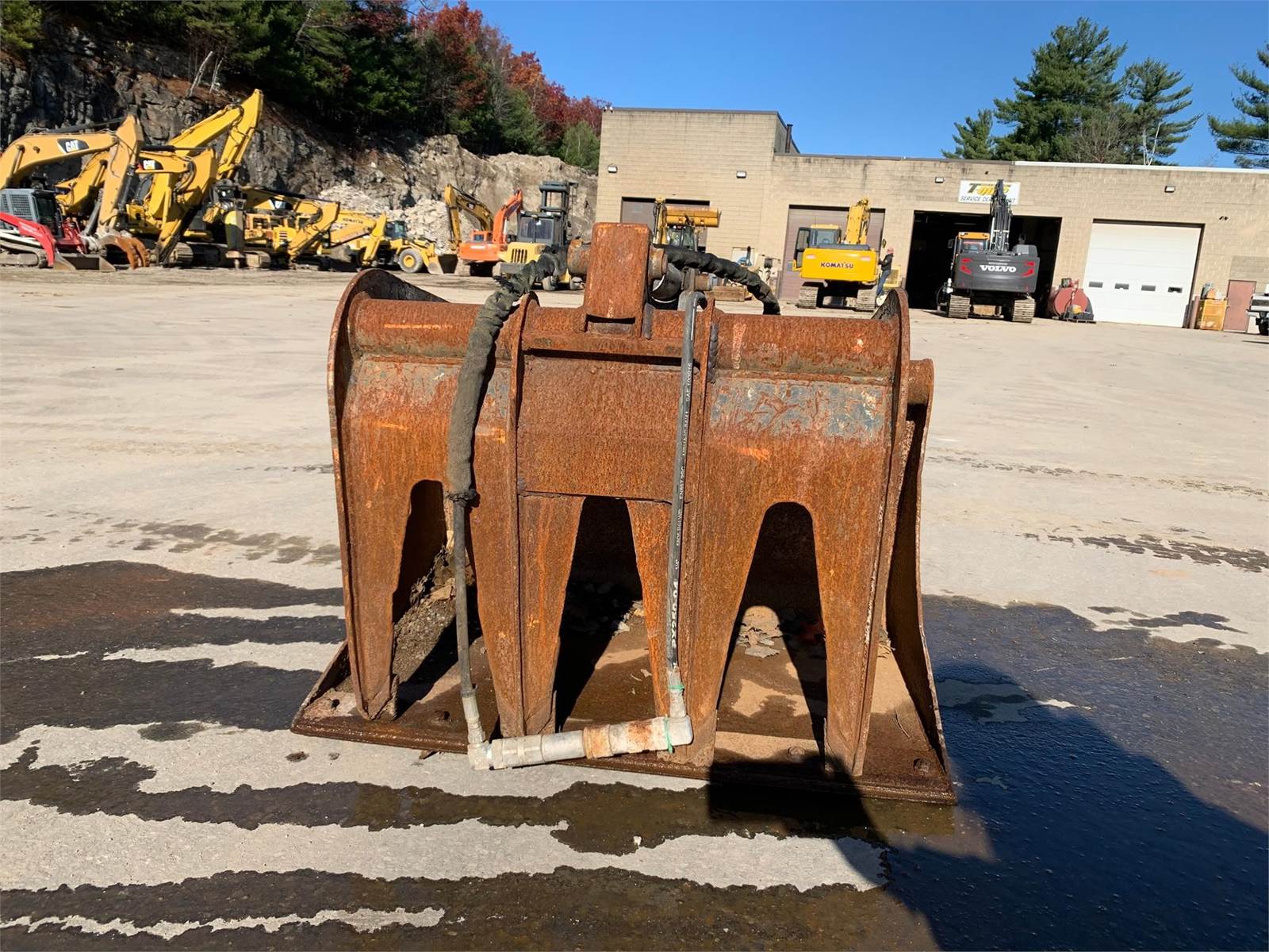 Bobcat Grapple Bucket For Sale Londonderry, NH IM3903