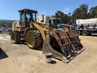 2005 Caterpillar 938G II Wheel Loader - Bucket