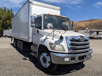 2016 Hino 338 Box Truck