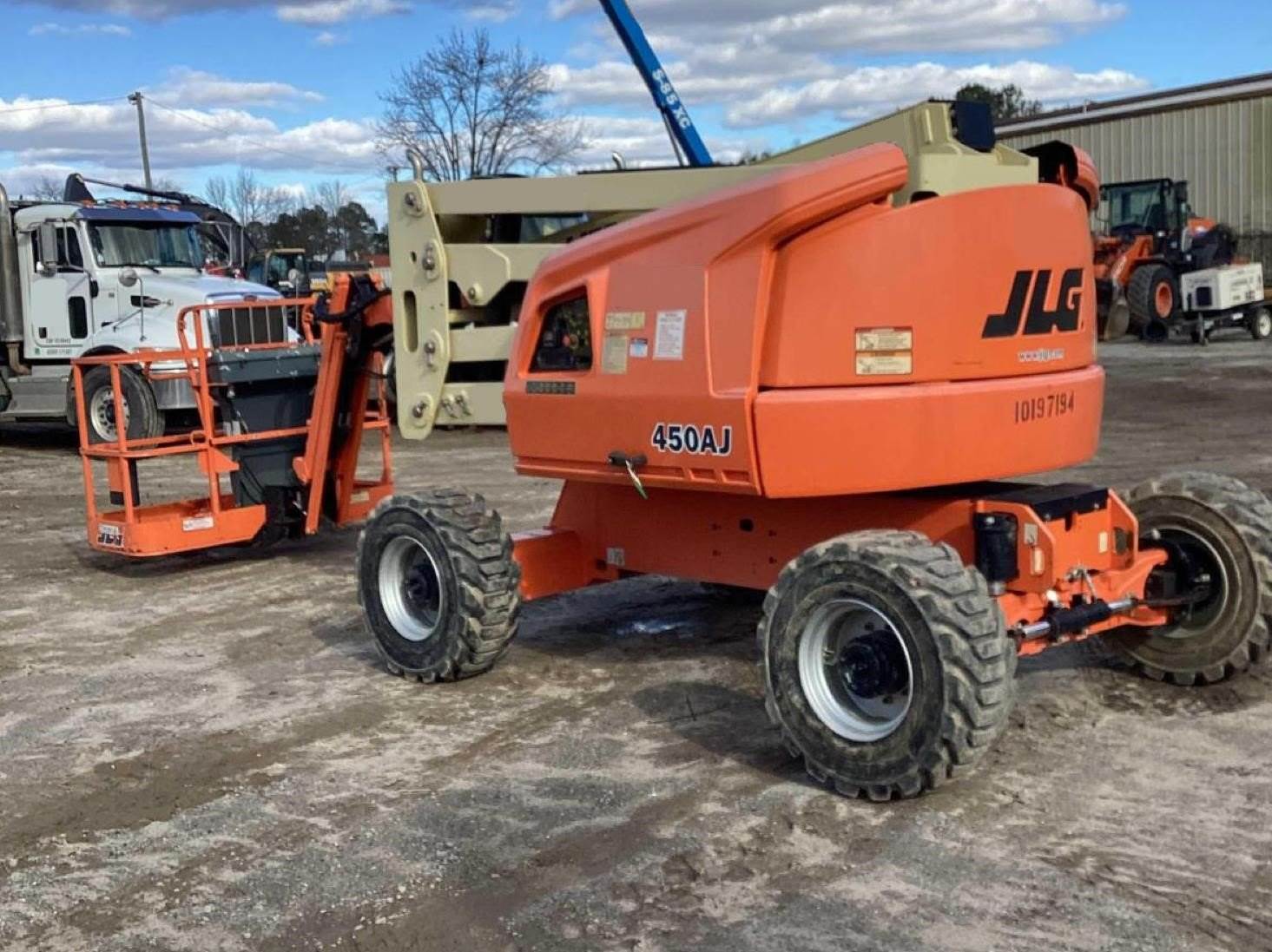 2015 JLG 450AJ Articulating Boom Lift For Sale, 2,050 Hours