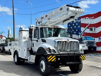 2017 Altec TA50 Boom Truck / 55' Working Height / Material Handling Jib