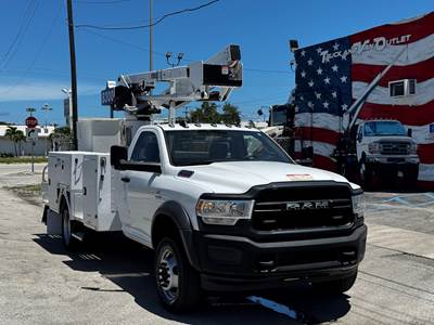 VERSALIFT SST40EIH-02 ARTICULATING & TELESCOPIC BOOM MOUNTED ON A 2020 RAM 5500HD, CUMMINS POWER, 4X4, LOW HOURS