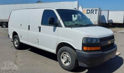 2022 CHEVY G2500 EXPRESS CARGO VAN, 4.3L V6, 8-SPEED AUTOMATIC, LOW MILES, 1-OWNER, SHELVES, BULKHEAD DIVIDER
