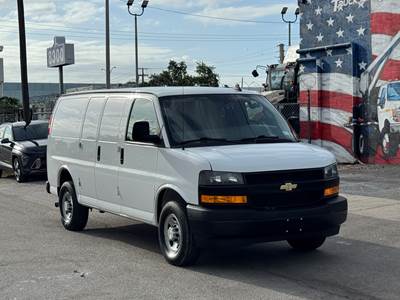 2022 CHEVY G2500 EXPRESS CARGO VAN, 4.3L V6, 8-SPEED AUTOMATIC, LOW MILES, 1-OWNER, SHELVES, BULKHEAD DIVIDER