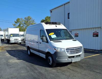 2019 Freightliner Sprinter 3500 High Roof Refrigerated Van Cargo Van - Carrier INTEGRA 30S Reefer, Off-Lease,***Many in Stock***