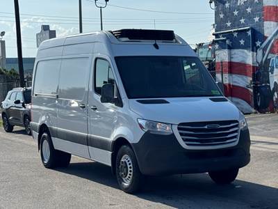2019 Freightliner Sprinter 3500 Refrigerated Van Cargo Van - Carrier INTEGRA 30S Reefer, Off-Lease,***Many in Stock***