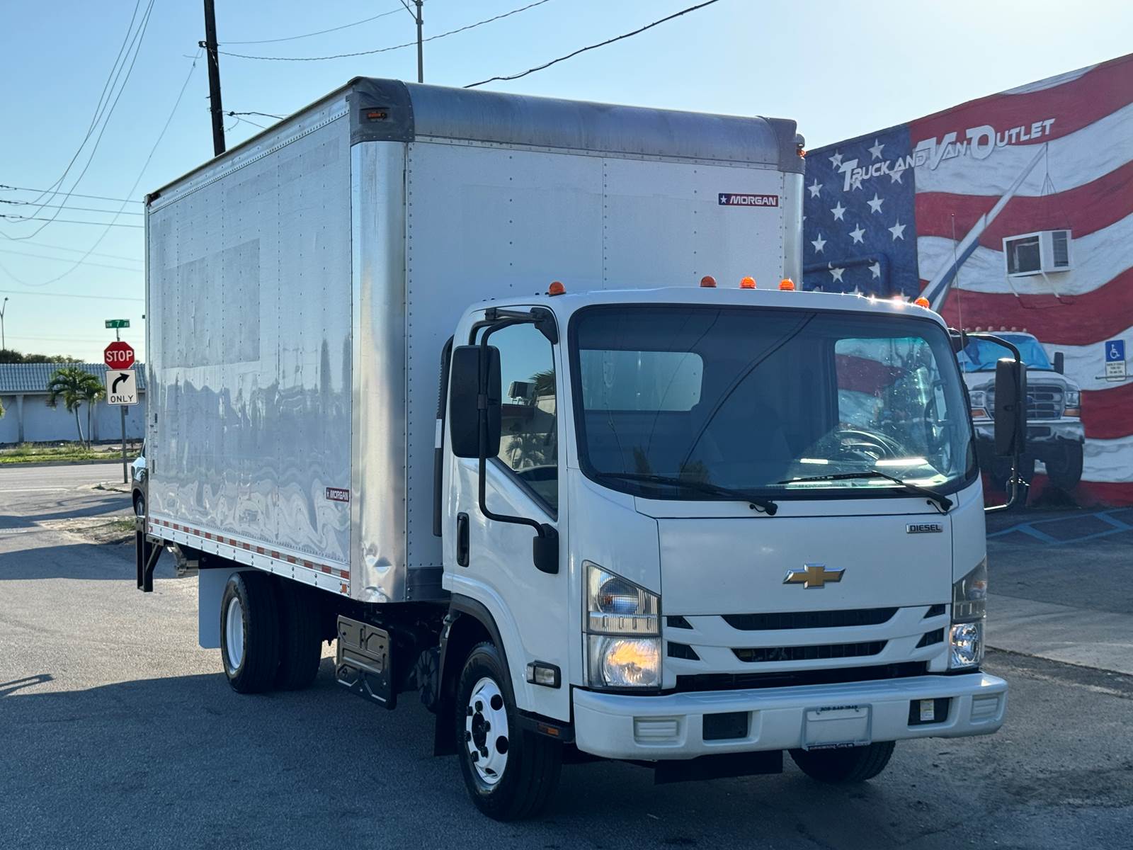 2019 Chevrolet Low Cab Forward Base's photo