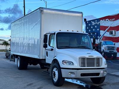 2023 Freightliner M2 106 / 26' box / Liftgate / Cummins / Auto / Low Miles / Non CDL