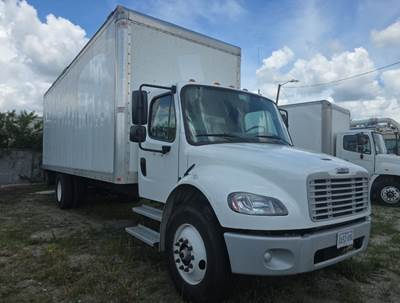2023 FREIGHTLINER M2-106, NON-CDL 26' BOX TRUCK, TUCKAWAY LIFTGATE, CUMMINS POWER, 1-OWNER, LOW MILES