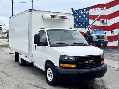 2019 GMC Savana G3500 12' Refrigerated Box, Thermo-King V-220 Reefer