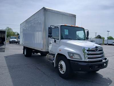 2019 HINO 268 26' BOX TRUCK, E-TRACKS, 1-OWNER, FLEET MAINTAINED, ALLISON AUTOMATIC, CLEAN CARFAX, 7.6L DIESEL