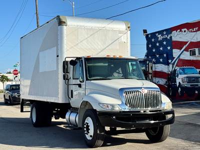 2019 International DuraStar 4300 18' Box , cummins Diesel, Allison Auto, NON-CDL