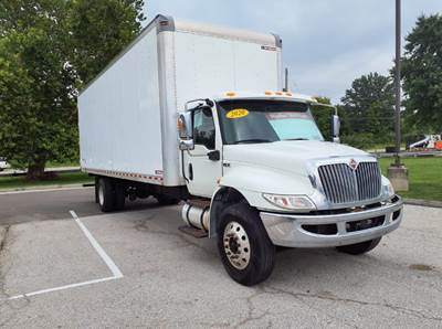 2020 INTERNATIONAL MV607 BOX TRUCK, HARD-TO-FIND 28' BODY HI-CUBE, CUMMINS POWER, ALLISON AUTO, 1-OWNER