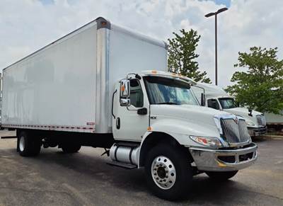 2020 INTERNATIONAL MV607 BOX TRUCK, HARD-TO-FIND 28' BODY HI-CUBE, CUMMINS POWER, ALLISON AUTO, 1-OWNER
