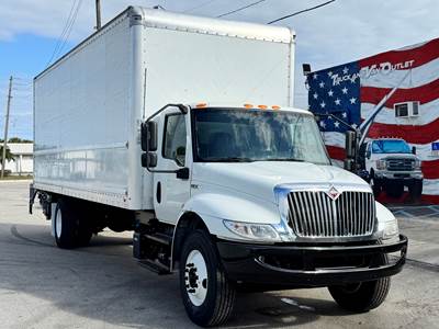 2020 International MV607 26' Box Truck - Aluminum Liftgate, NON-CDL, Low Miles