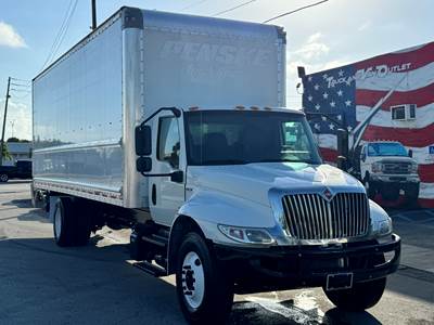 2020 International MV607 26' Box Truck - Aluminum Liftgate, NON-CDL, Low Miles