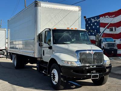 2021 International MV607 26' Box, Liftgate, 145k Miles, NON-CDL