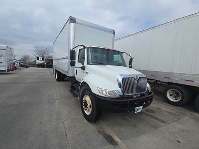 2021 International MV607 26' Box W/Aluminum Tuckaway Lift, Xtra Clean, Service Records Truck