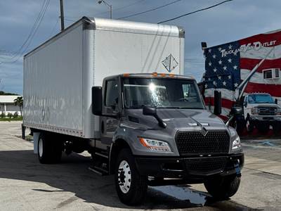 2023 INTERNATIONAL MV607 26' BOX TRUCK WITH LIFTGATE, CUMMINS POWER, ALLISON AUTOMATIC, XTRA CLEAN, NON-CDL