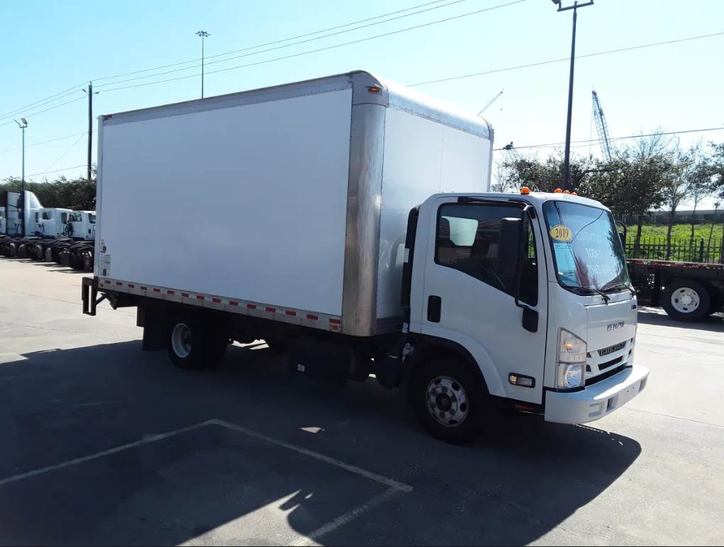 2019 Isuzu NPR HD's photo