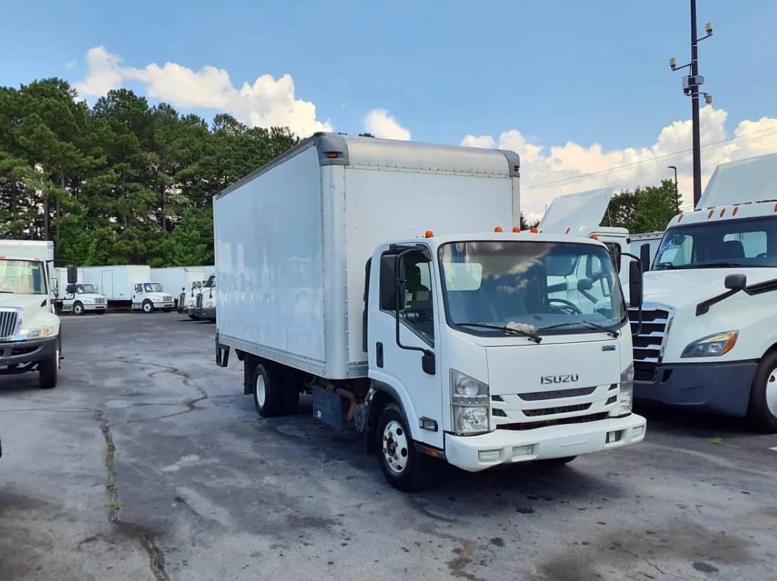 2018 Isuzu NPR HD's photo