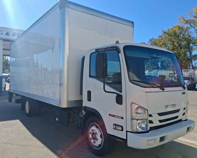 2019 ISUZU NRR 20' BOX TRUCK, 97" X 102", 3,000 LB LIFTGATE, 5.2L DIESEL, AISIN AUTO, OFF-LEASE, FLEET MAINTAINED