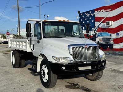 International DuraStar 4300 Single Axle Dump Truck - Cummins 250HP, 6 Speed Manual, 14' Dump