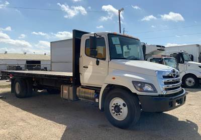 2020 HINO 268 FLATBED TRUCK, 24' BODY, 7.6L TURBO DIESEL, ALLISON AUTO, 1-OWNER, LEASE RETURN, CLEAN CARFAX