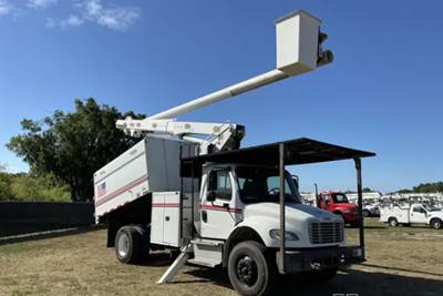 2016 FREIGHTLINER M2-106 FORESTRY TRUCK, CHIPPER DUMP, ALTEC LR758 OVER-CENTER BOOM, CUMMINS POWER, AUTO
