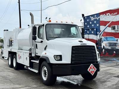 Freightliner 114SD Tandem Axle Fuel & Lube Truck - Detroit, 350HP, 10 Speed Manual