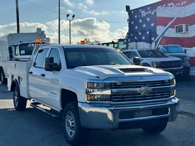 2018 Chevrolet Silverado 2500HD Crew Cab Mechanic / Service Truck - Reading CLST98SW40 Service Utility Truck Body