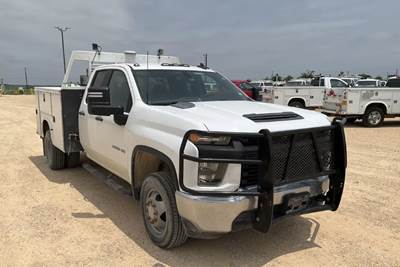 2021 CHEVY SILVERADO 3500HD UTILITY SERVICE TRUCK, DUAL REAR WHEEL, 4X4, 6.6L V8, 1-OWNER, CLEAN CARFAX