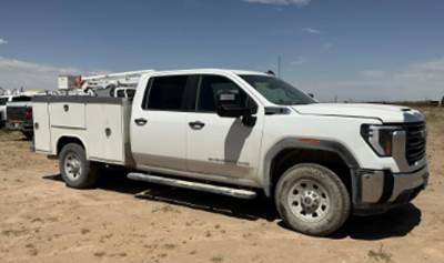 2024 GMC SIERRA 3500HD CREW CAB PRO UTILITY SERVICE TRUCK, 4X4, 6.6L GAS POWER, TOWING PACKAGE, NO ACCIDENTS