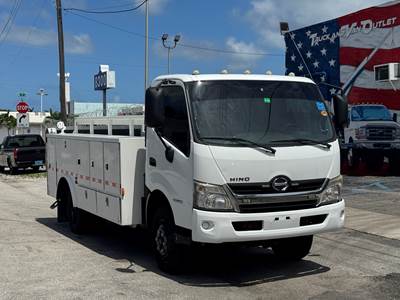 2015 HINO 195 EQUIPPED W/ 13' READING SERVICE / MECHANIC BODY, 1,650 LBS LEVEL LIFTGATE, 5.1L TURBO DIESEL ENGINE, AISIN AUTOMATIC TRANSMISSION