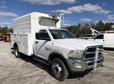 2017 RAM 5500HD, 11' ENCLOSED HI-TOP SERVICE / MECHANIC BODY, MATERIAL CRANE, CUMMINS POWER WITH LOW MILES
