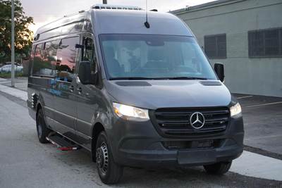 2022 Mercedes-Benz Sprinter Food / Catering Truck / Fully Equipment / Low miles