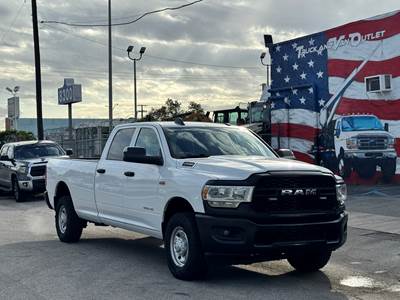 2022 RAM 2500 Tradesman Crew Cab,8' Bed, 6.4L Hemi V8 Power, 8 speed Transmission, Clean Carfax, 1-Owner