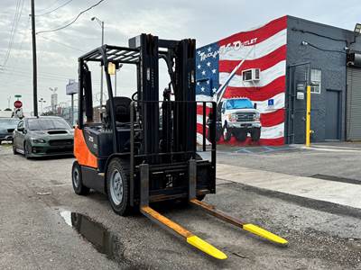 2007 Doosan D25S-5 Pneumatic Tire Forklift - Forks