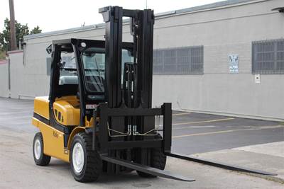 2017 Yale GLP120VX Pneumatic Tire Forklift - 96" Forks