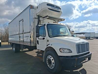 2019 FREIGHTLINER M2-106 ** NON-CDL ** 26' REEFER BODY, ALUMINUM LIFTGATE, THERMO-KING T-1080S-50 WHISPER, CUMMINS POWER, LOW MILES