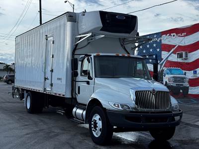 2019 INTERNATIONAL 4300 REFRIGERATED TRUCK, 26' INSULATED BODY, CARRIER SUPRA 960 REEFER, LIFGATE, 33K GVWR
