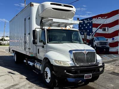 International DuraStar 4300 26 ft Refrigerated Truck - 220HP, 6 Speed Allison Hs Automatic, Thermo King, Liftgate