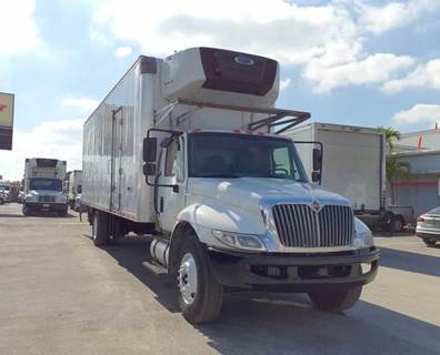 International DuraStar 4300 26 ft Refrigerated Truck - 240HP, 6 Speed Allison Rds Automatic, Carrier, Liftgate