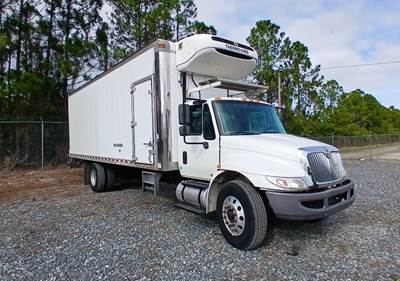 2019 INTERNATIONAL 4300 26' REEFER W/ LIFTGATE, THERMO-KING T880-S REEFER, LIFTGATE + WALK-UP RAMP COMBO