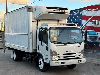 2020 Isuzu NRR Refrigerated Truck - Thermo King T-680R, Electric Standby, Liftgate, Diesel