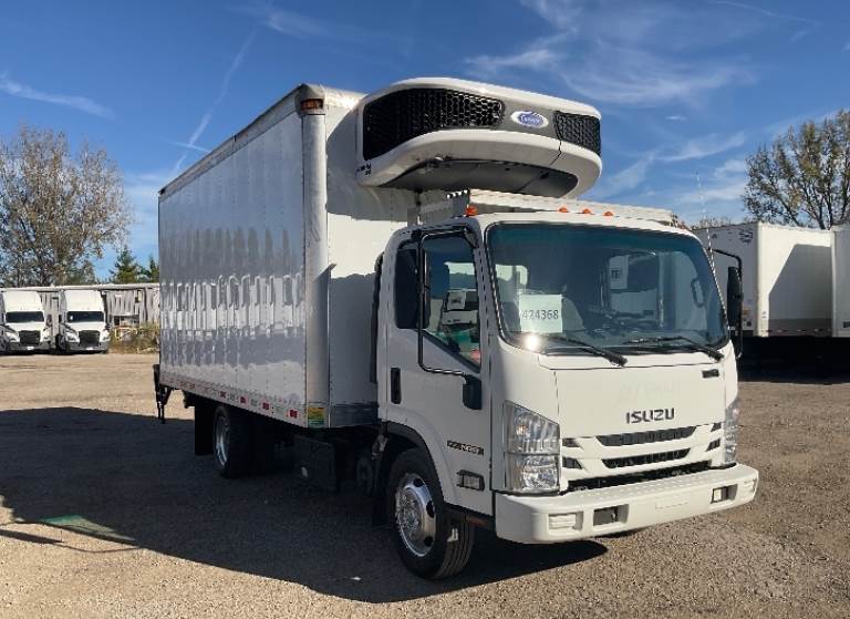 2022 Isuzu NRR's photo