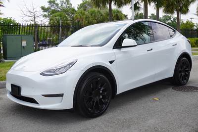 2022 Tesla Model Y Long Range - Photo 7
